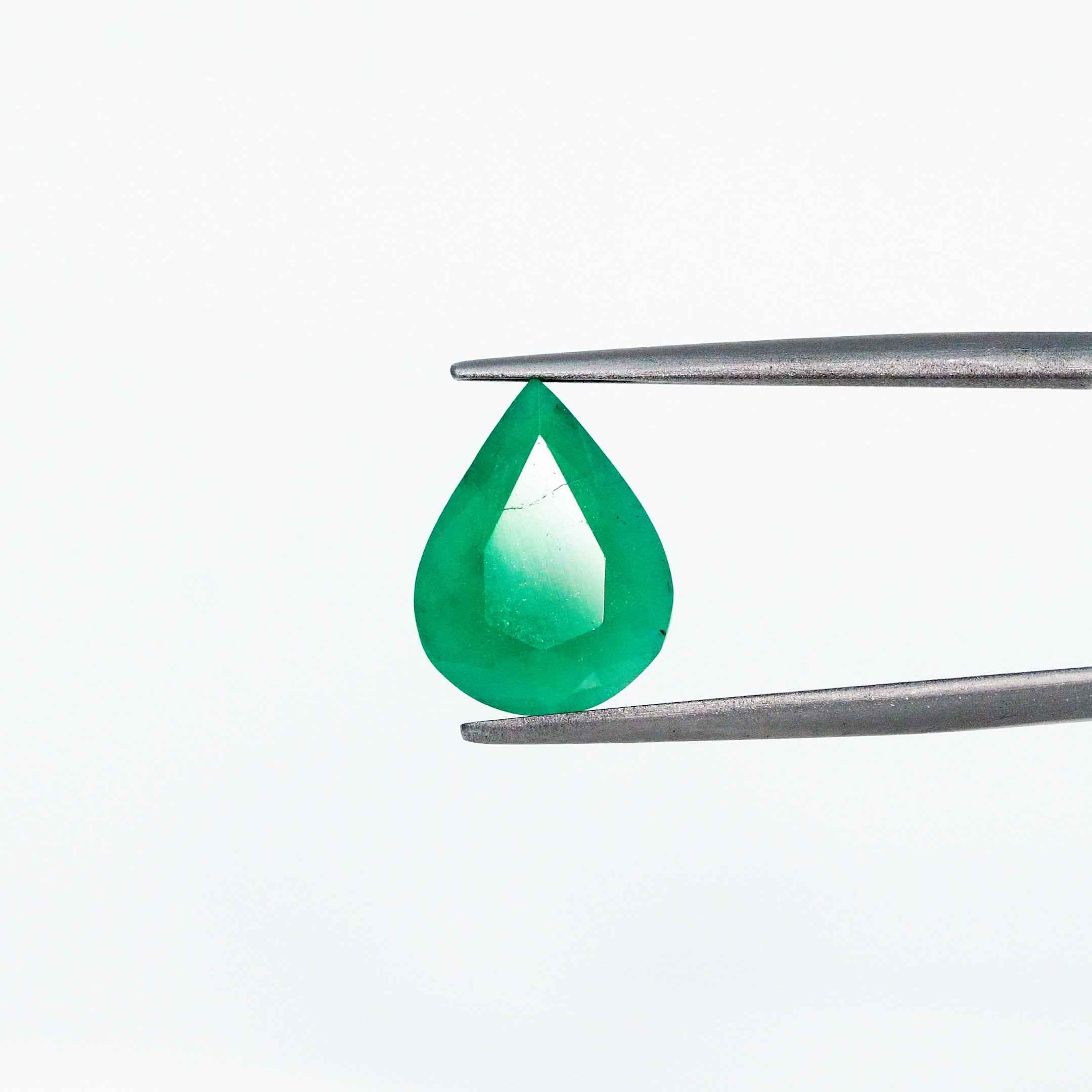 Emerald - 4.9 Carats