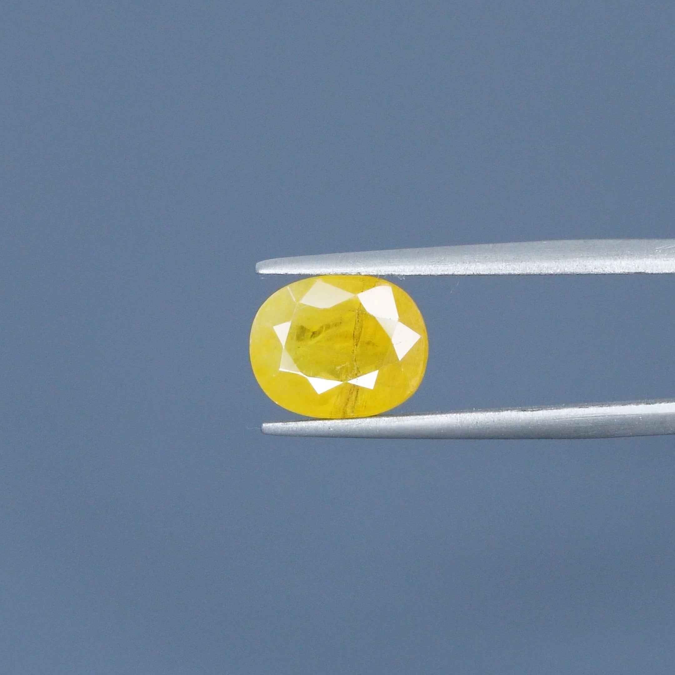 Yellow Sapphire - 5.66 Carats