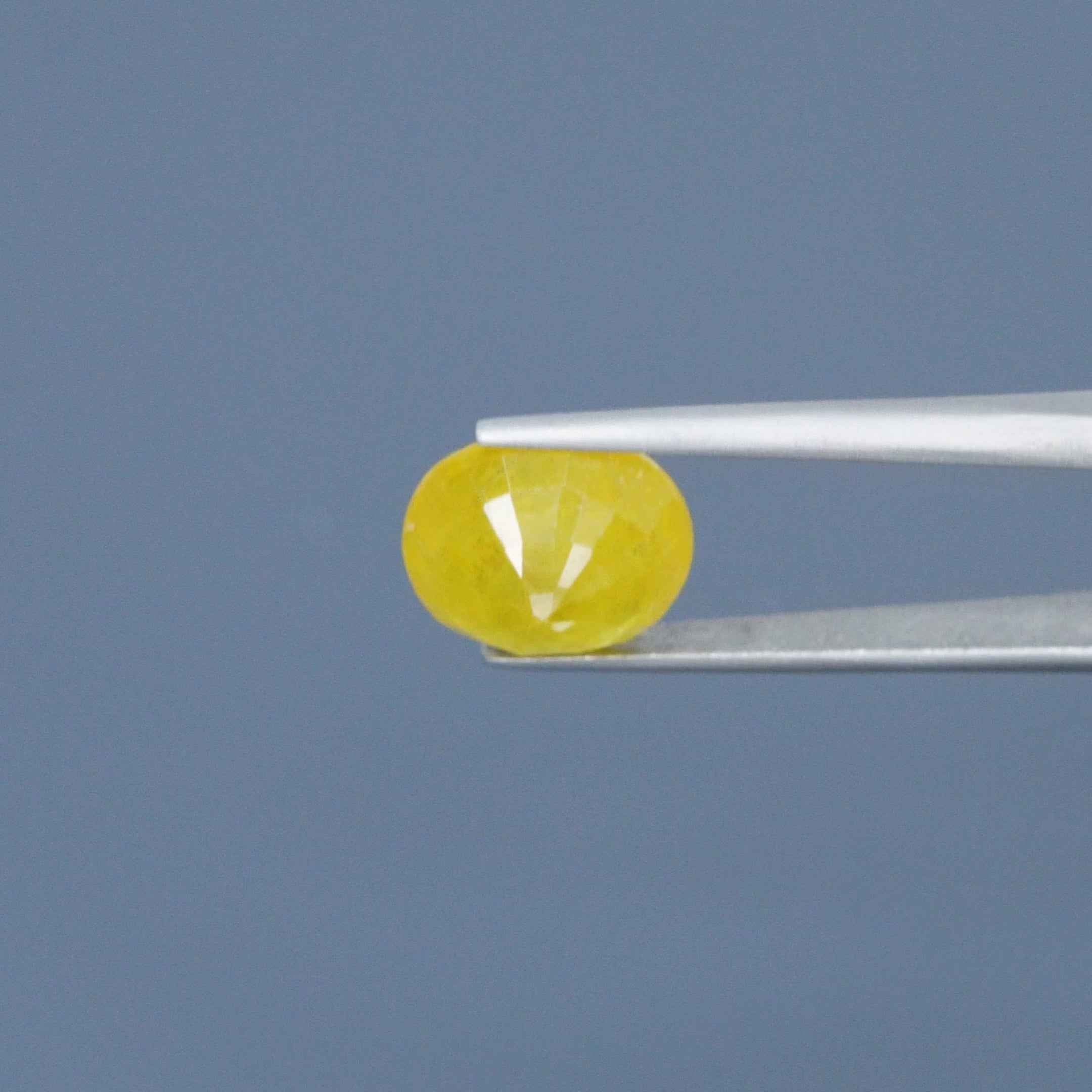 Yellow Sapphire - 7.83 Carats