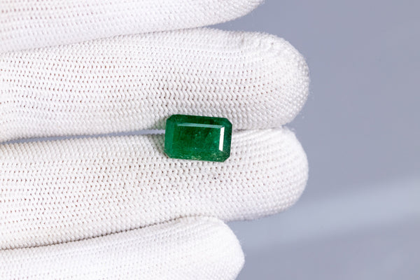 Natural Zambian Emerald (Panna) 4.06 Carats - Media 4