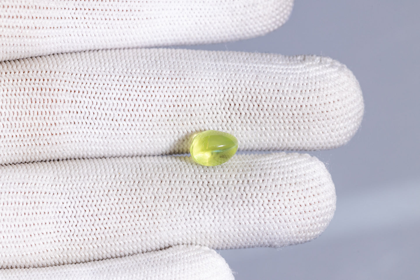 
                    
                      NATURAL CAT'S EYE (Lehsuniya) 5.33 Carats - Media 4
                    
                  
