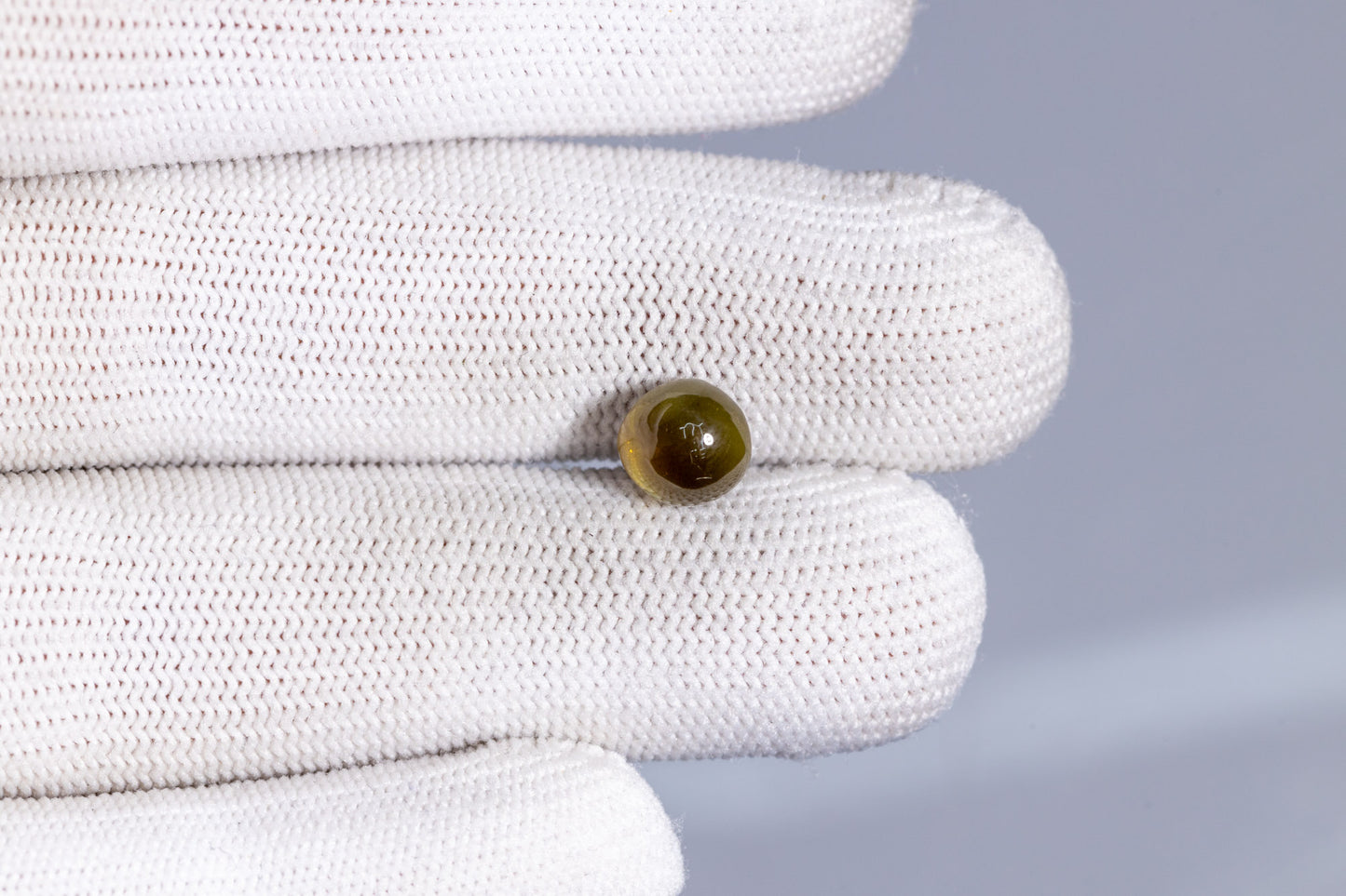 
                    
                      NATURAL CAT'S EYE (Lehsuniya) 4.54 Carats - Media 4
                    
                  
