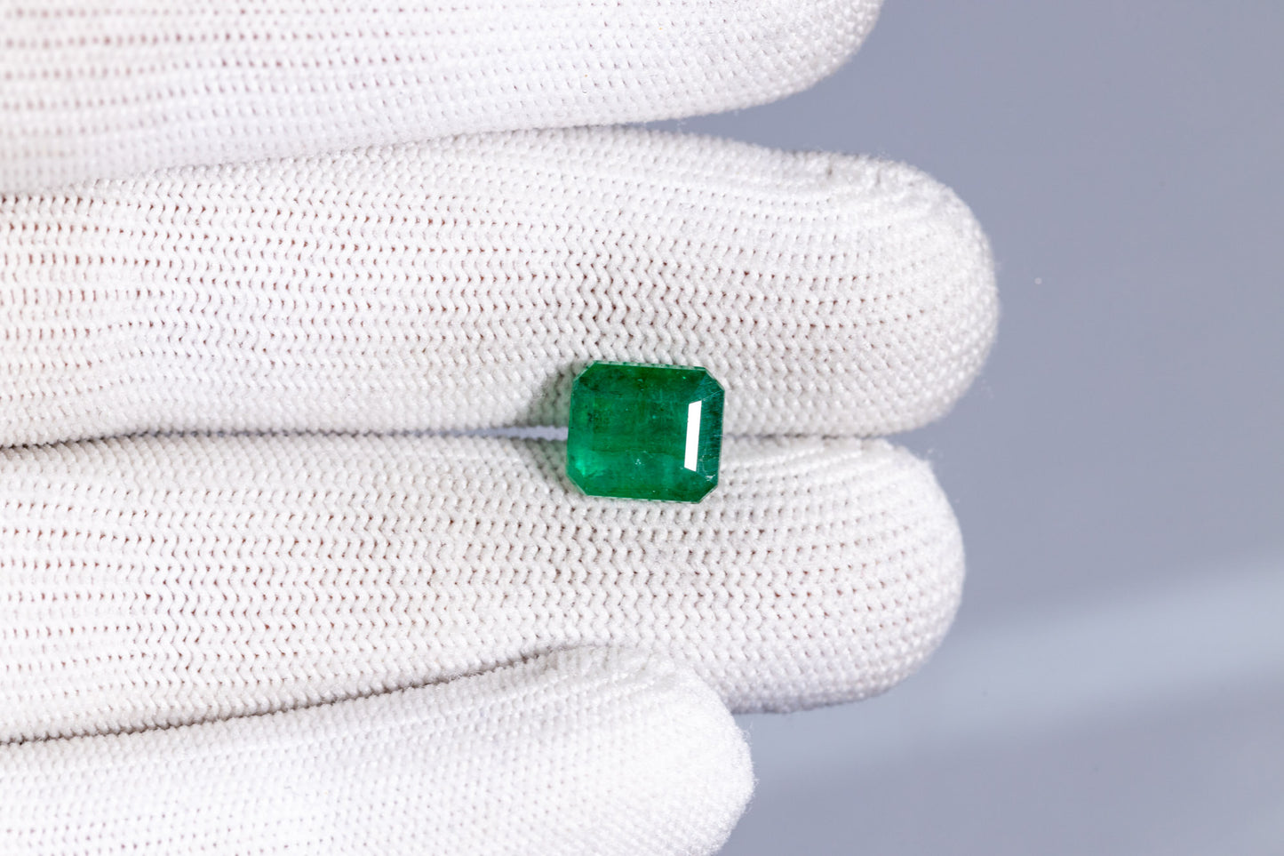 
                    
                      Natural Zambian Emerald (Panna) 3.84 Carats - Media 4
                    
                  