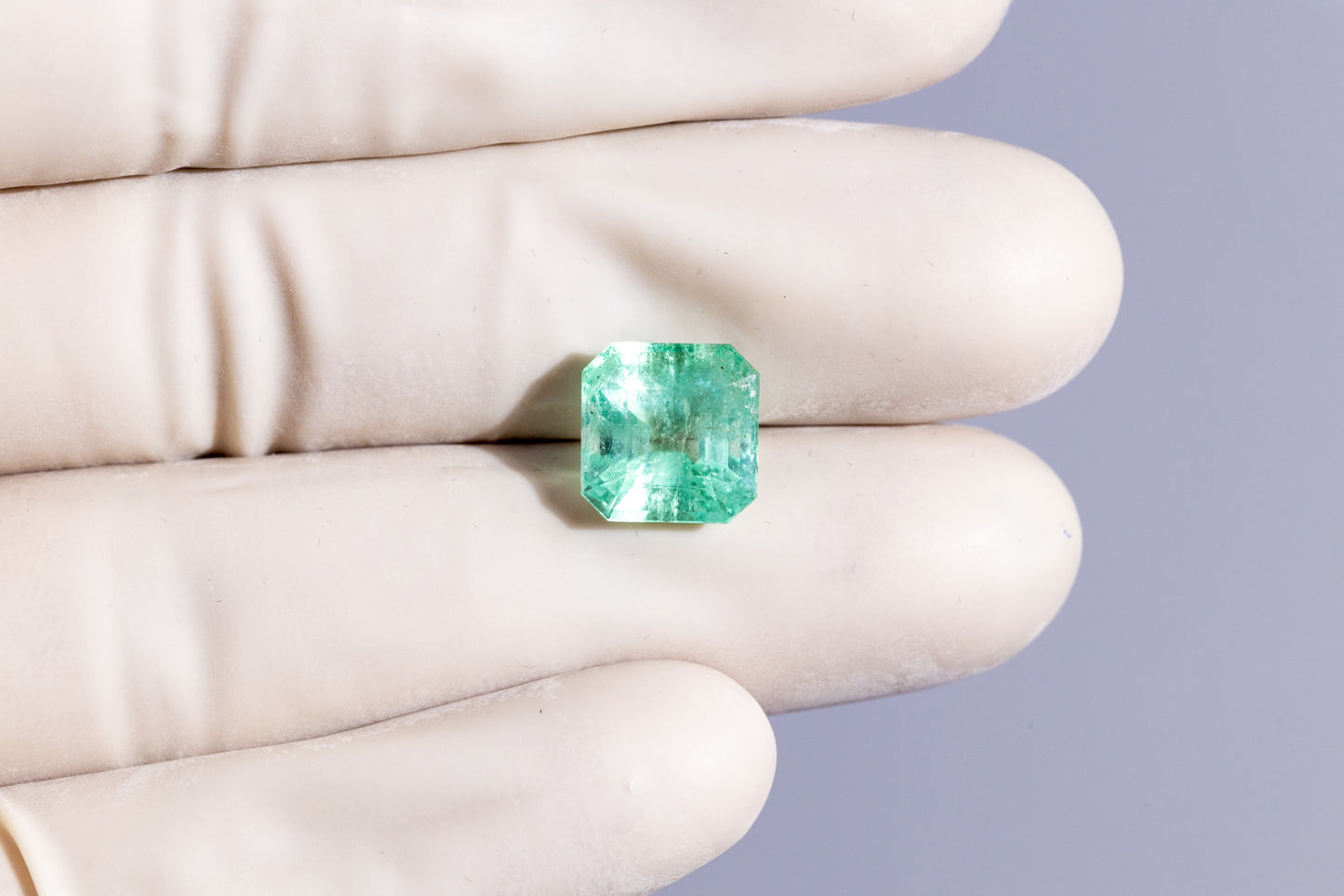
                    
                      Natural Columbian Emerald (Panna) 5.16 Carats - Media 4
                    
                  