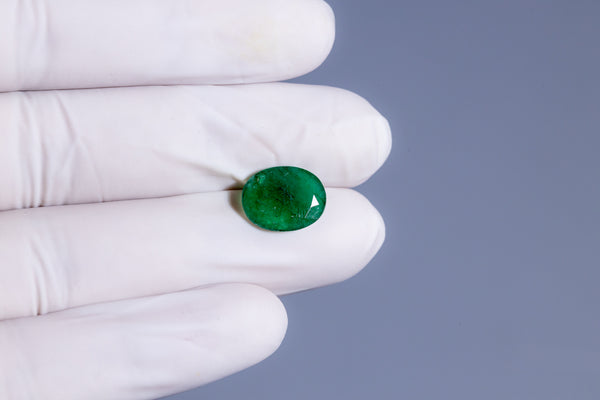 Minor Oil Natural Zambian Emerald (Panna) 3.80 Carats - Media 4