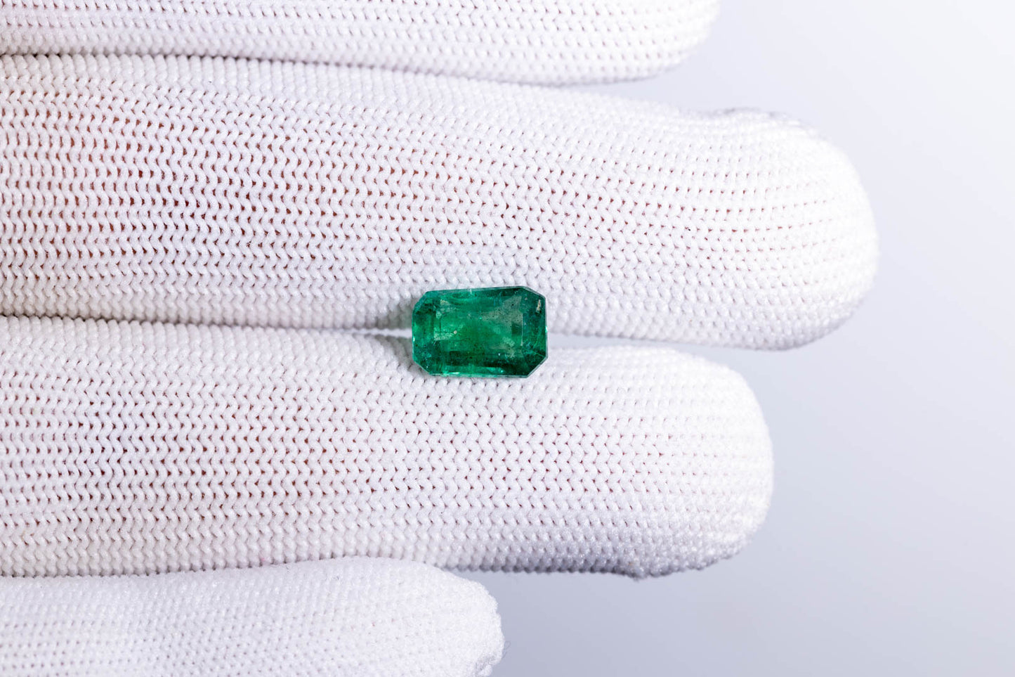 
                    
                      Natural Zambian Emerald (Panna) 3.13 Carats - Media 4
                    
                  