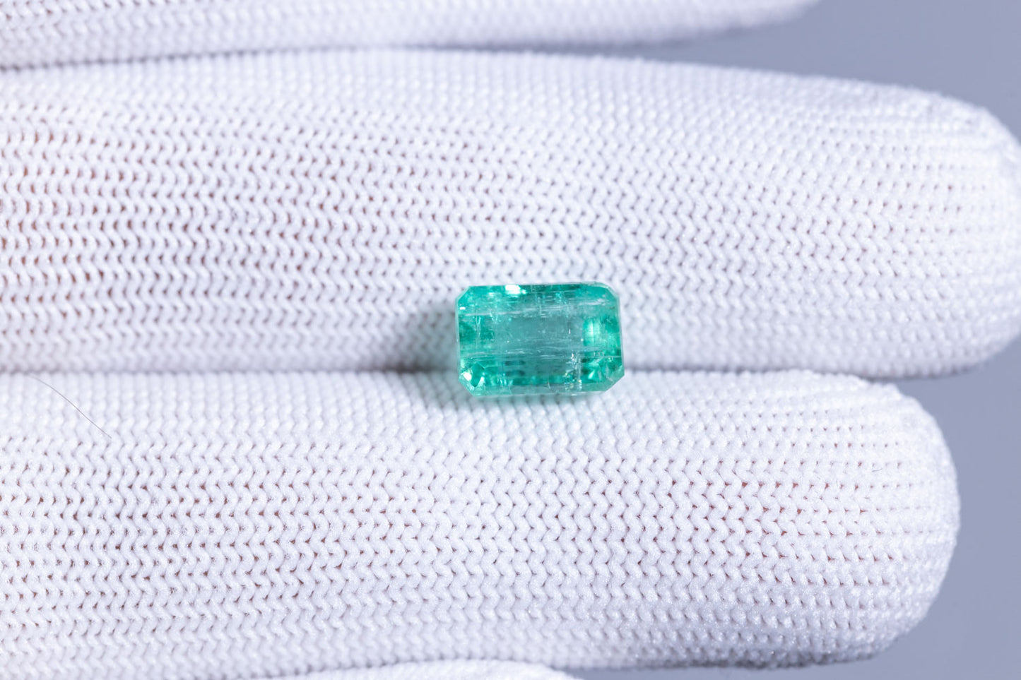 
                    
                      Minor Oil Afganistan Emerald (Panna) 4.47  Carats - Media 4
                    
                  