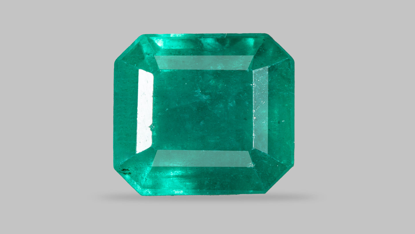 Natural Zambian Emerald (Panna) 2.22 Carats - Emerald (Panna)