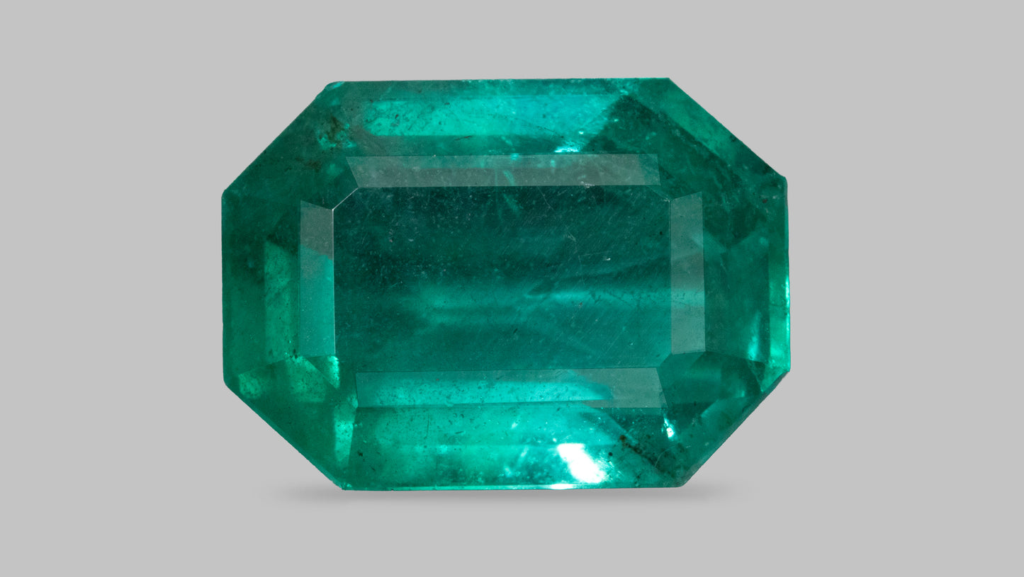 Minor Oil Natural Zambian Emerald (Panna) 8.52 Carats - Emerald (Panna)