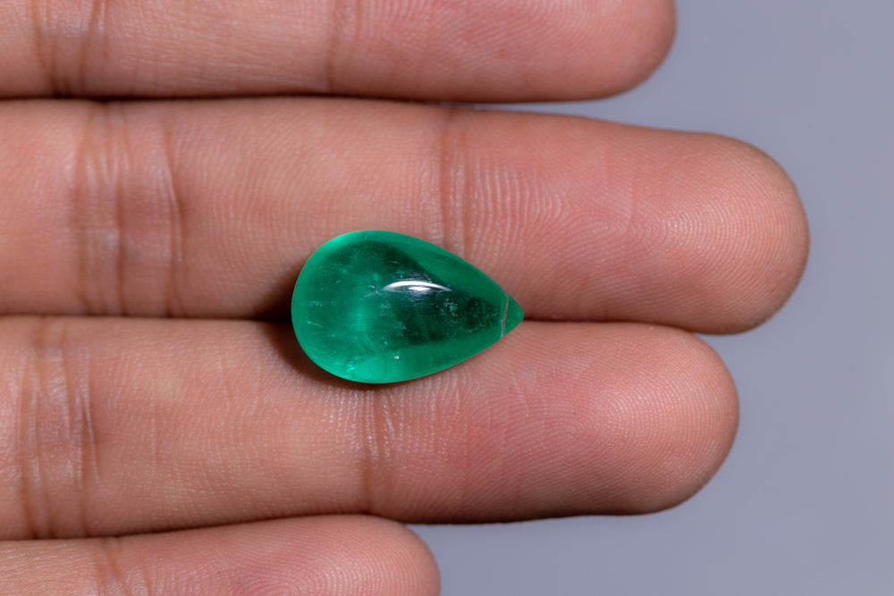 
                    
                      Minor Oil Natural Columbian Emerald (Panna) 11.64 Carats - Media 4
                    
                  