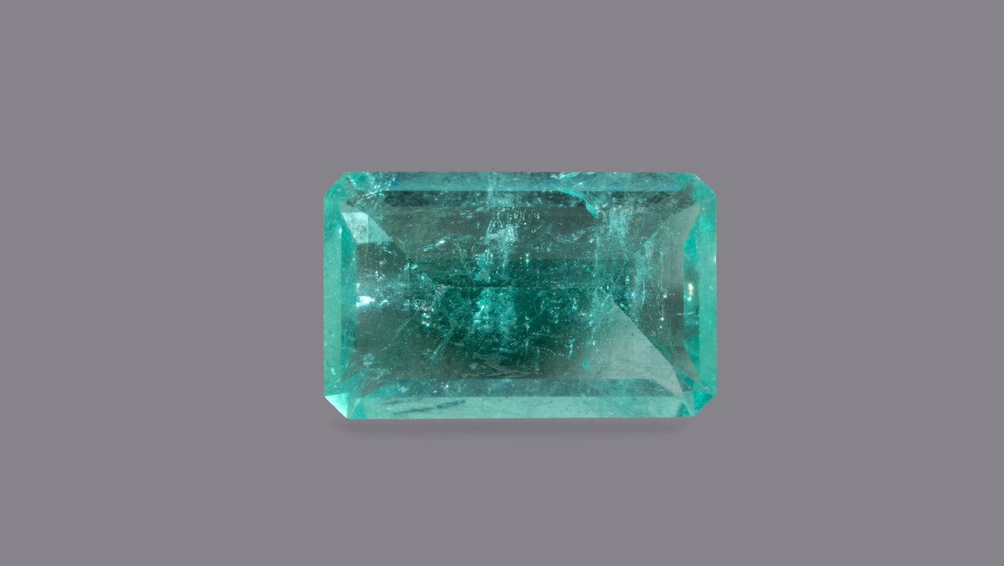 Natural Columbian Emerald (Panna) 2.78 Carats - Media 2