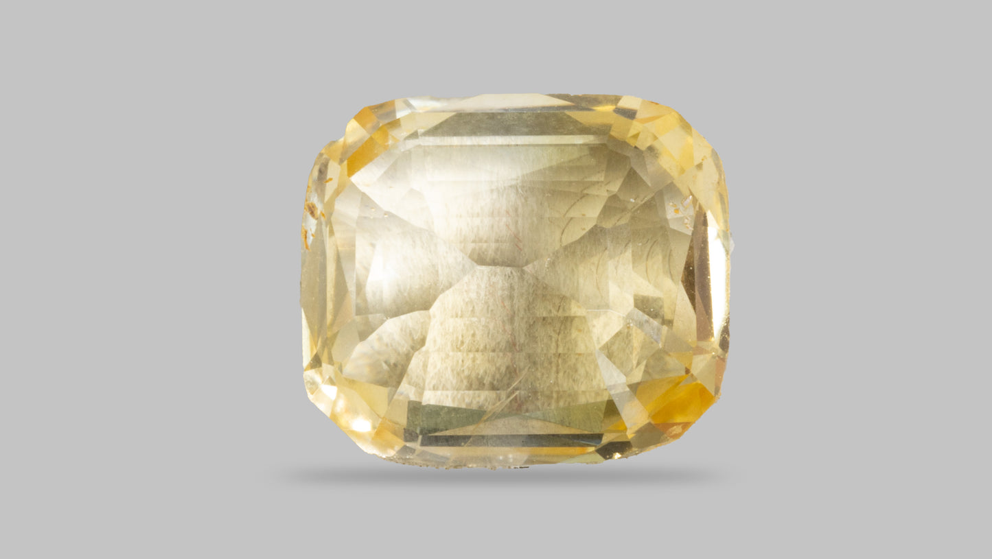 Natural Yellow Sapphire (Pukhraj) 4.01 Carats - Media 2