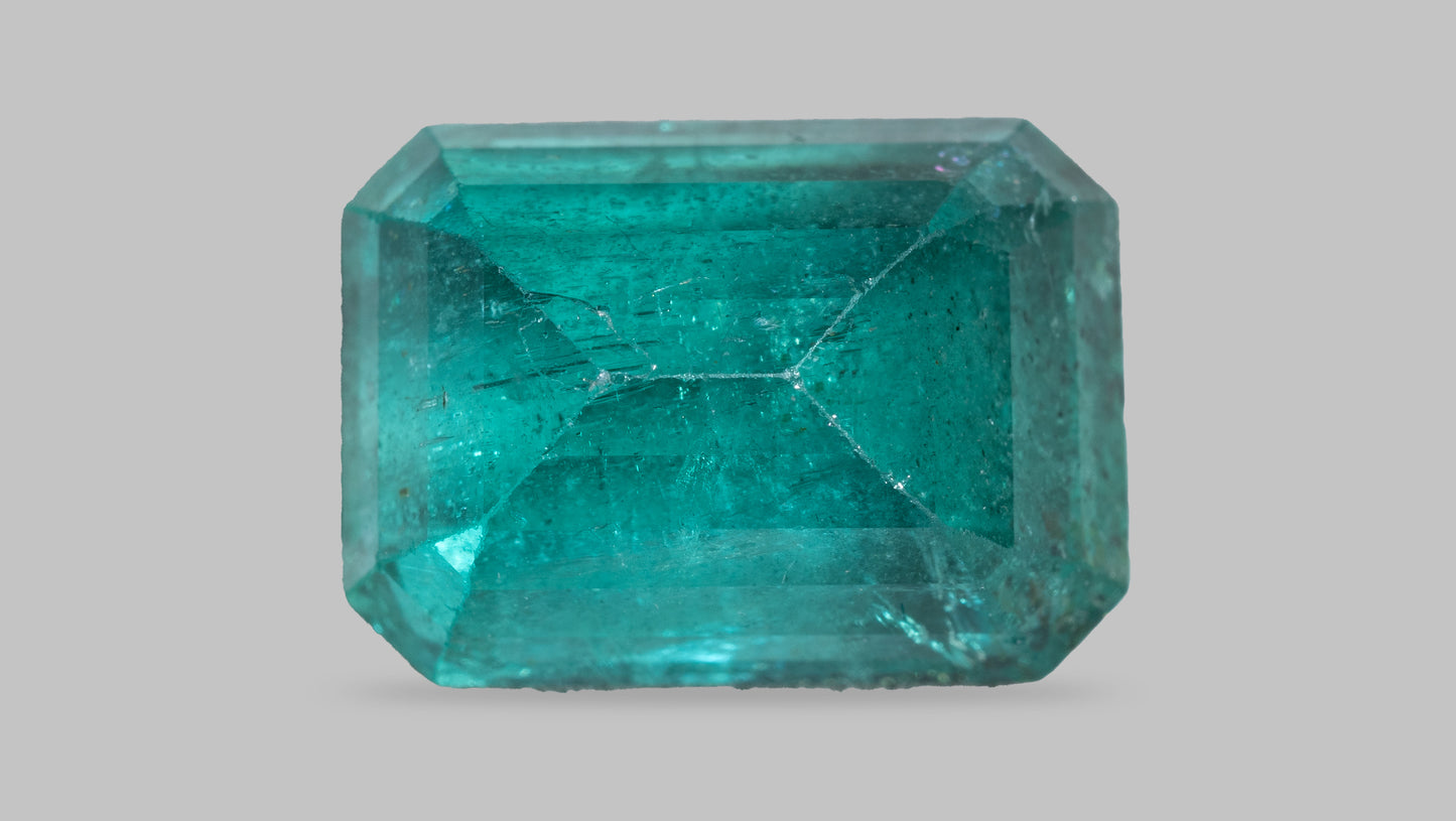 Minor Oil Natural Zambian Emerald (Panna) 6.10 Carats - Media 2