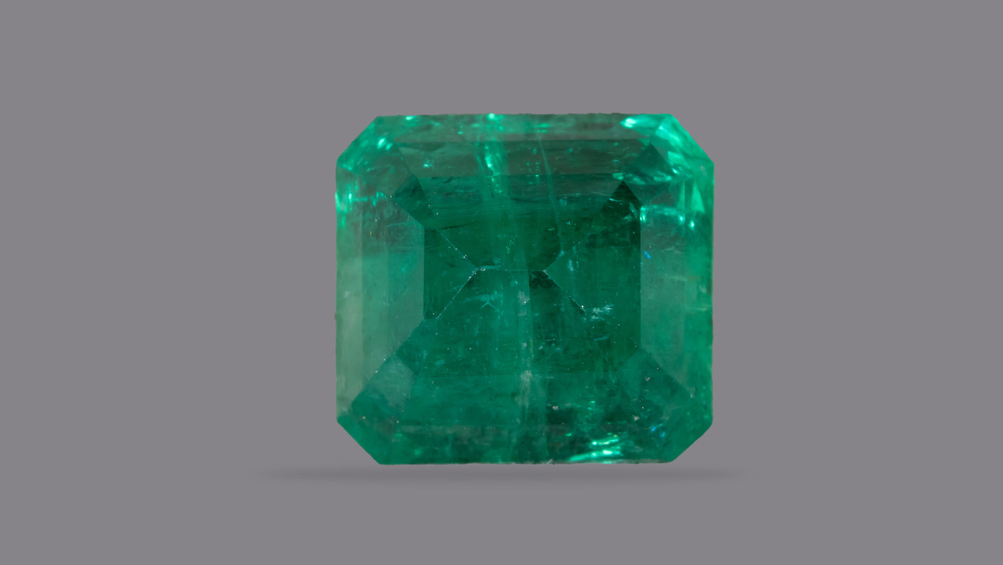 Natural Zambian Emerald (Panna) 3.78 Carats - Media 2
