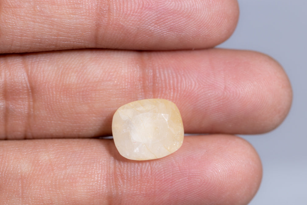 
                    
                      Natural Yellow Sapphire (Pukhraj) 10.14 Carats - Media 4
                    
                  