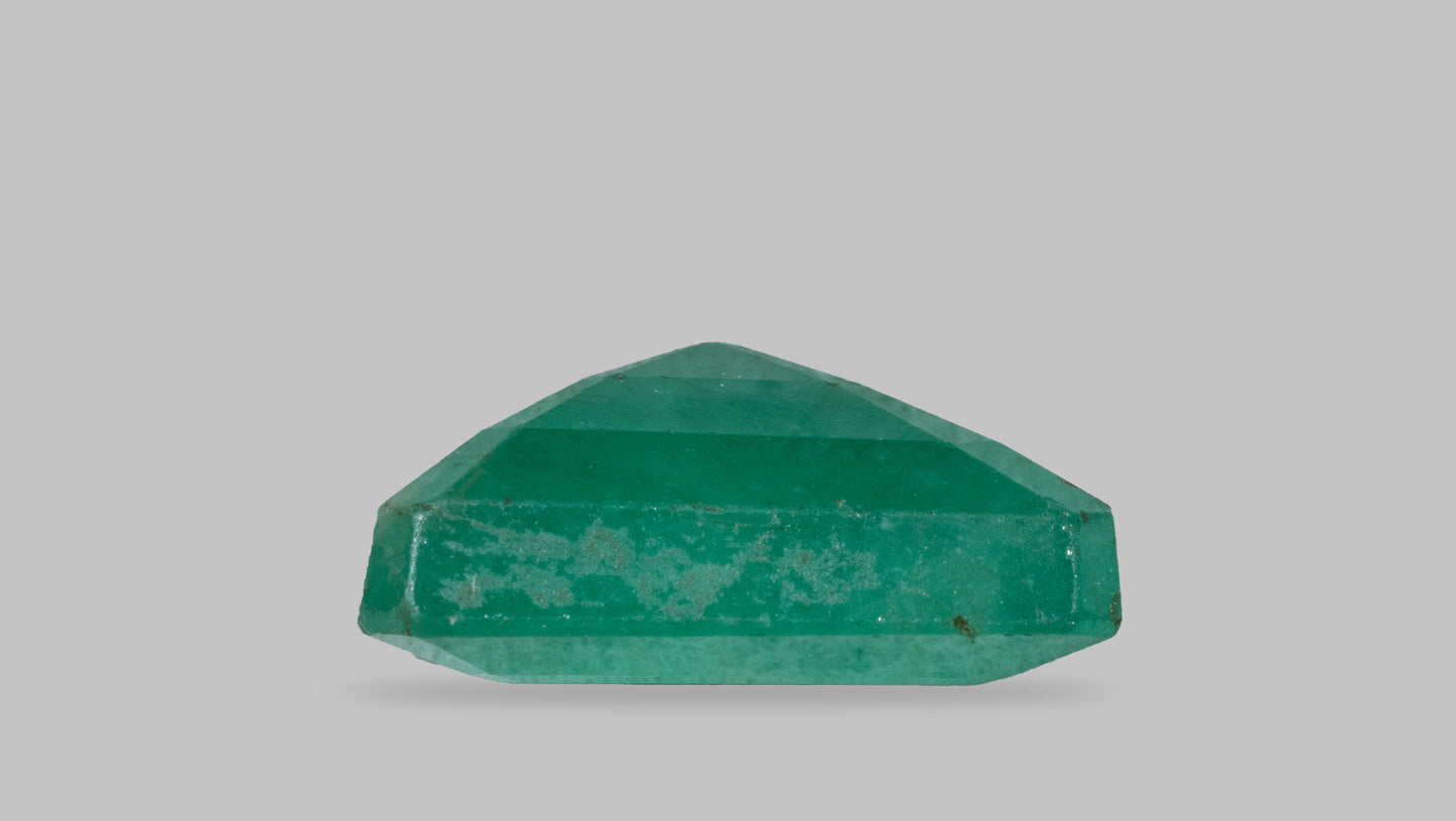 
                    
                      Minor Oil Natural Zambian Emerald (Panna) 2.78 Carats - Media 3
                    
                  