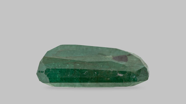 Minor Oil Natural Zambian Emerald (Panna) 3.99 Carats - Media 3