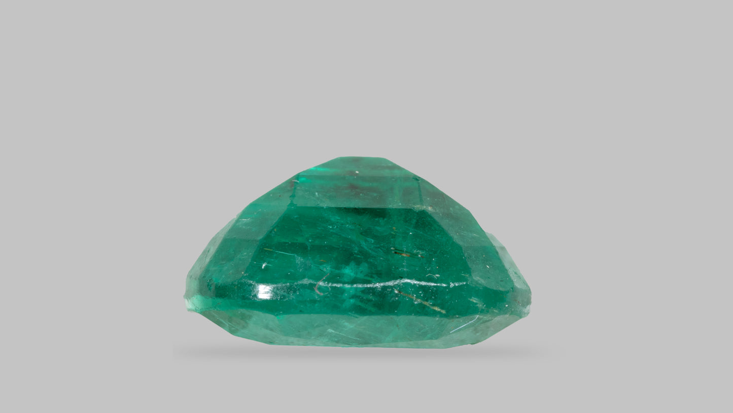 
                    
                      Natural Zambian Emerald (Panna) 4.01 Carats - Media 3
                    
                  