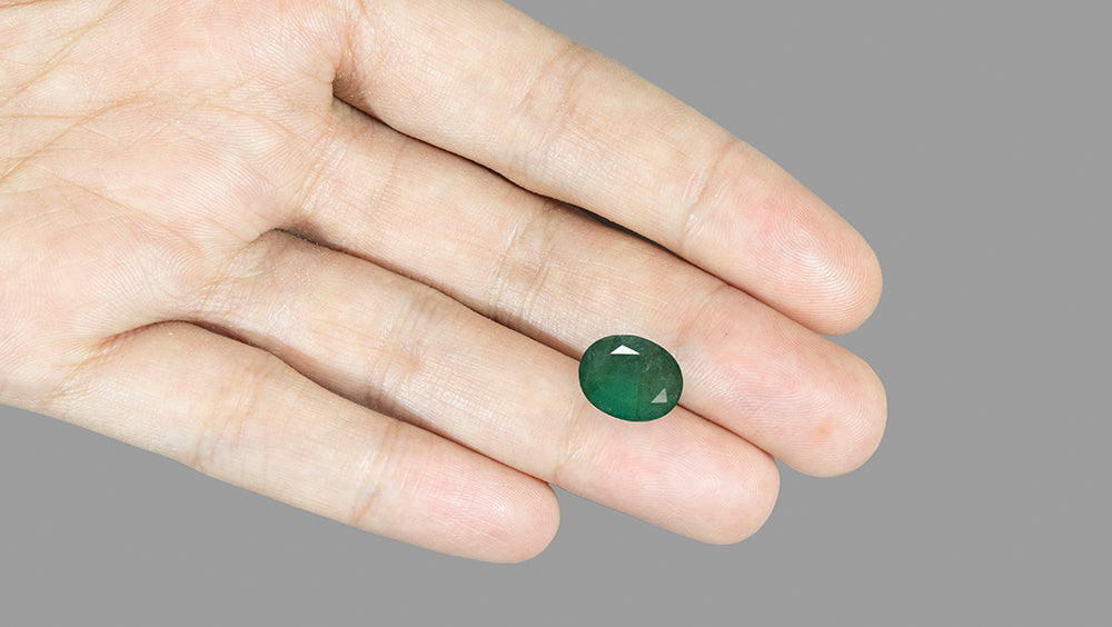 
                    
                      Natural Zambian Emerald (Panna) 4.86 Carats - Media 4
                    
                  