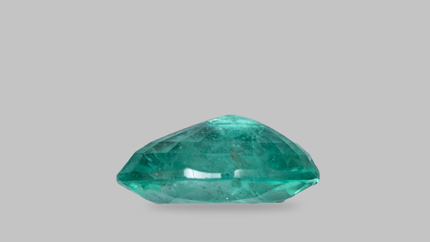 
                    
                      Natural Columbian Emerald (Panna) 8.76 Carats - Media 3
                    
                  