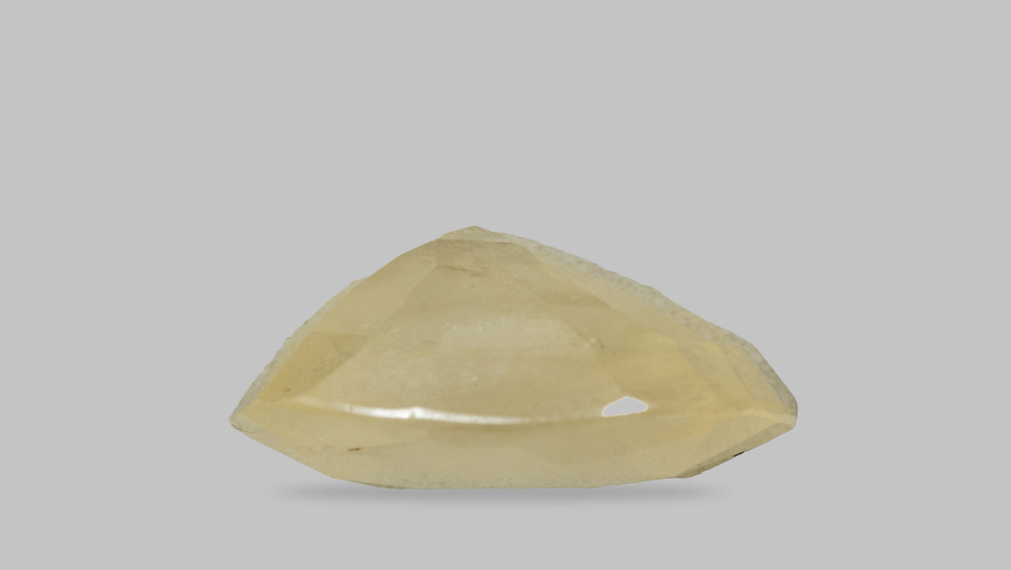 
                    
                      Natural Yellow Sapphire (Pukhraj) 10.68 Carats - Media 3
                    
                  