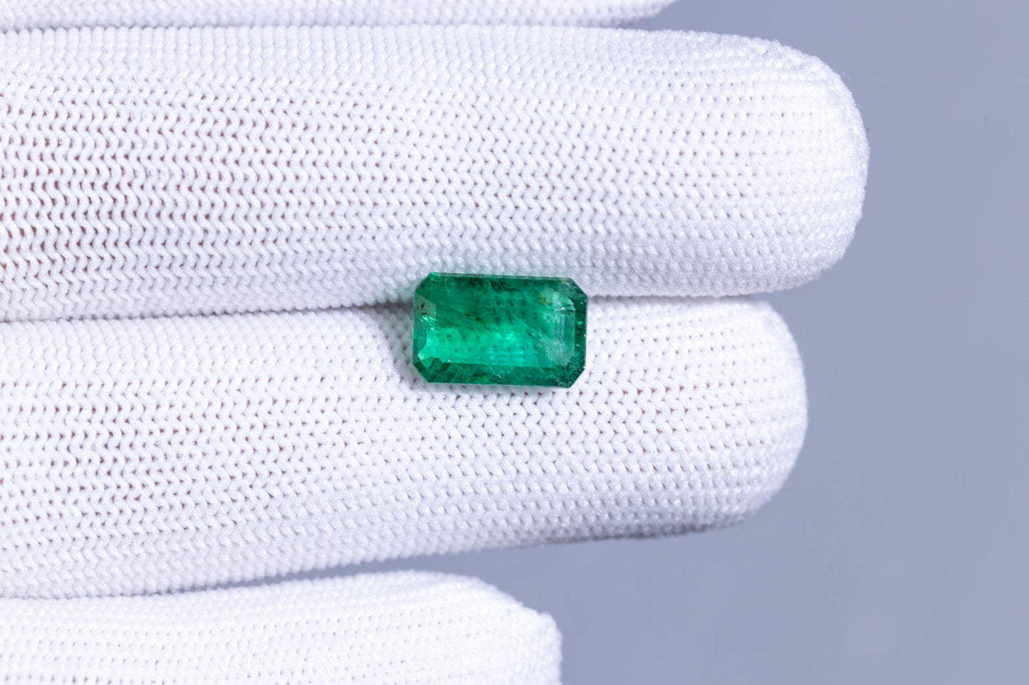 
                    
                      Natural Zambian Emerald (Panna) 4.22 Carats - Media 4
                    
                  