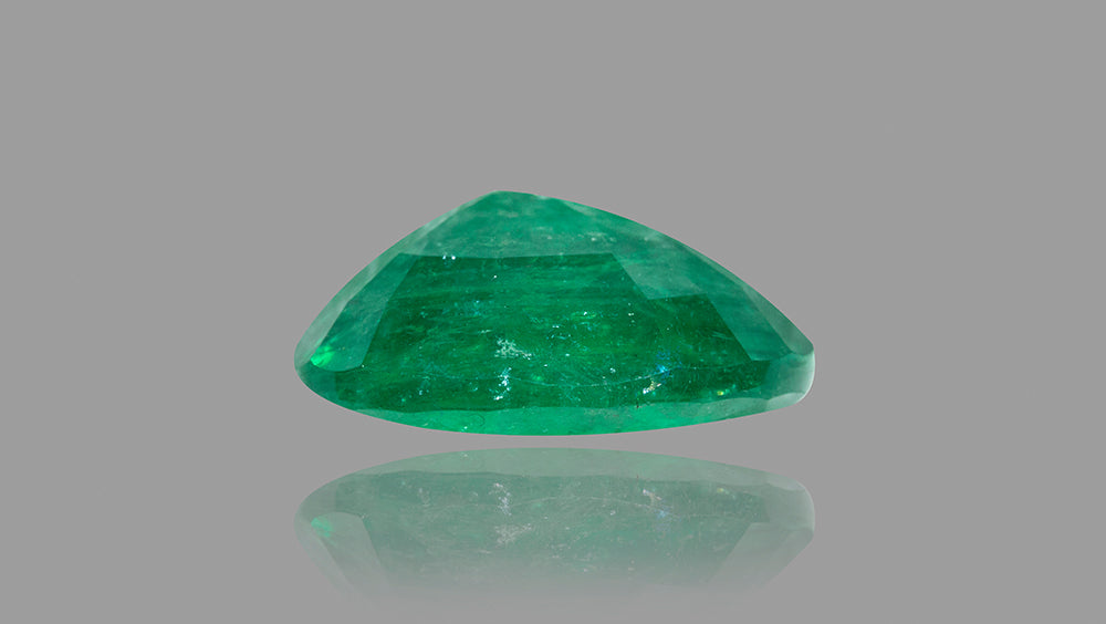 
                    
                      Natural Zambian Emerald (Panna) 12.40 Carats - Media 3
                    
                  