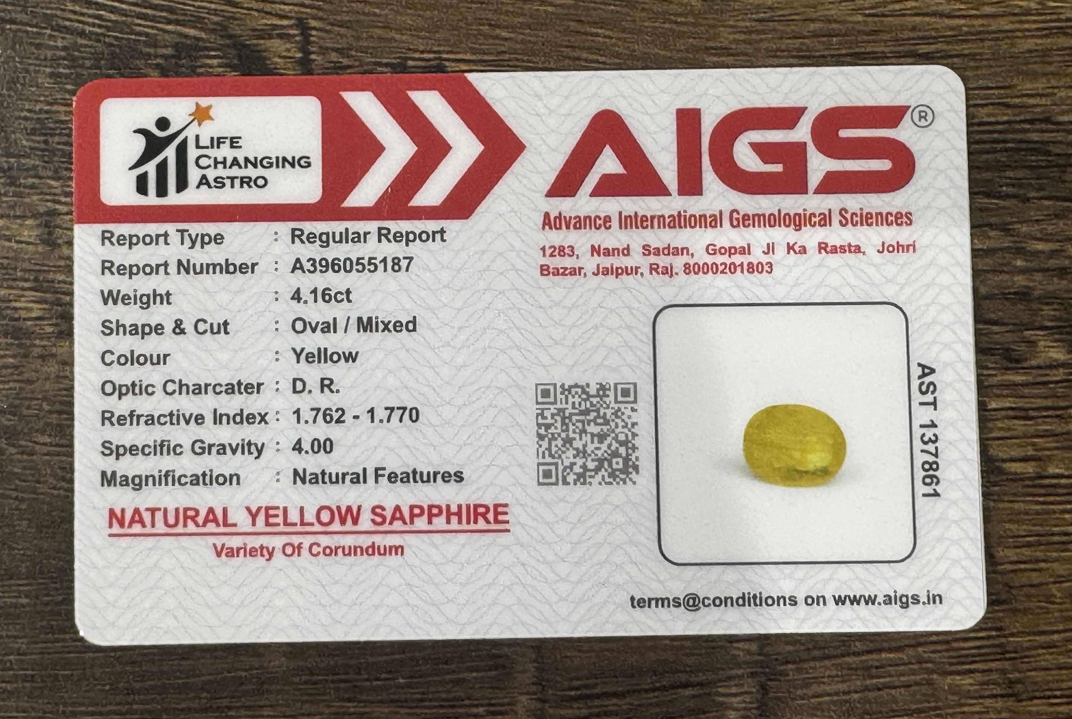 Yellow Sapphire - 4.16 Carats