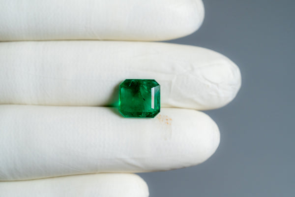 Natural Zambian Emerald (Panna) 4.76 Carats - Media 3