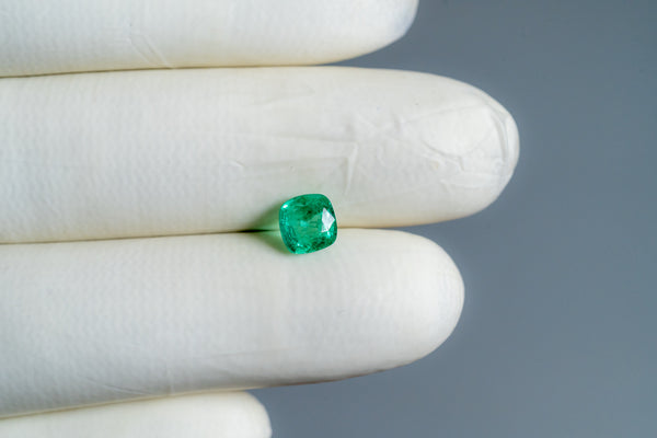 Natural Zambian Emerald (Panna) 1.38 Carats - Media 3