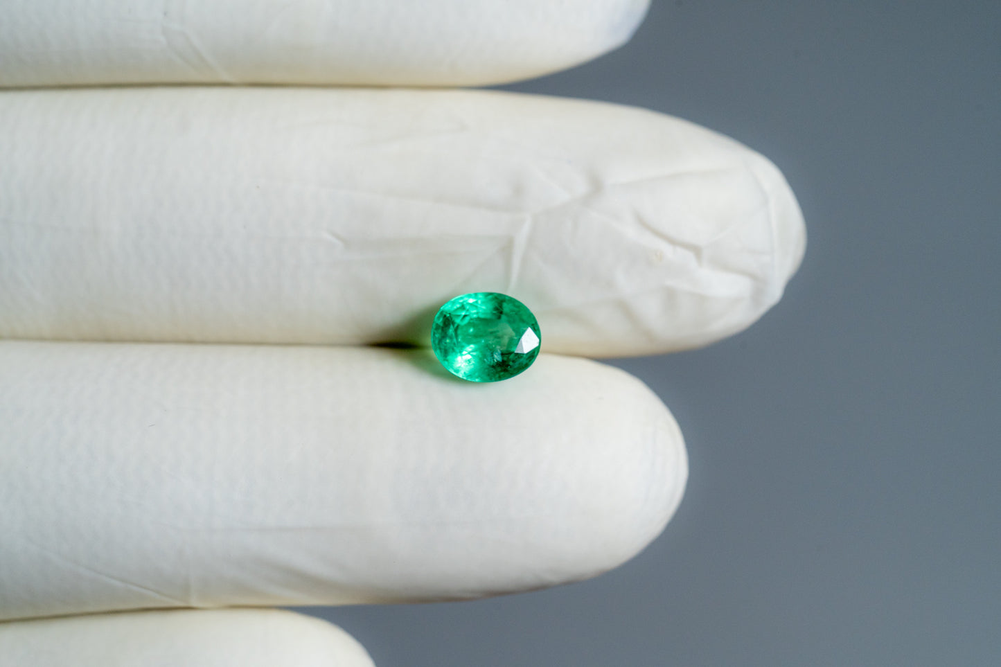 
                    
                      Natural Zambian Emerald (Panna) 1.27 Carats - Media 3
                    
                  