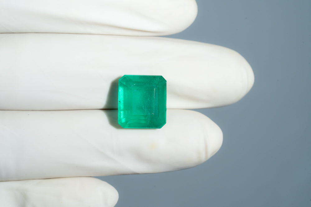 
                    
                      Natural Zambian Emerald (Panna) 10.36 Carats - Media 3
                    
                  