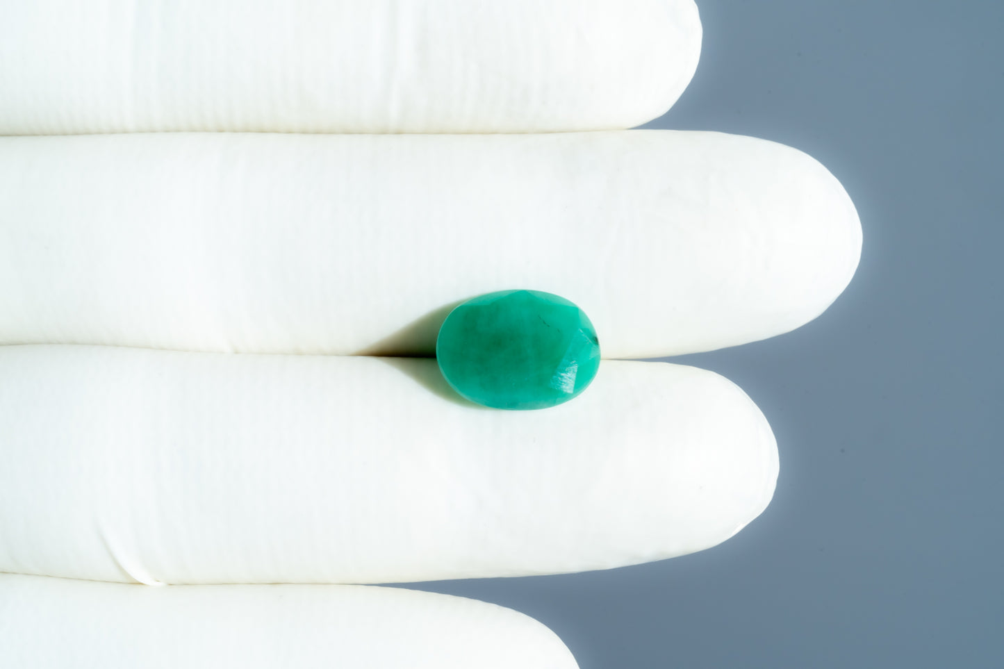 
                    
                      Natural Zambian Emerald (Panna) 4.83 Carats - Media 3
                    
                  