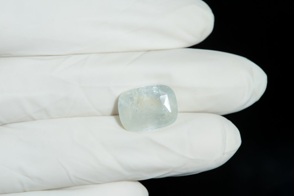 
                    
                      NATURAL WHITE SAPPHIRE 12.04 CARATS - Media 4
                    
                  