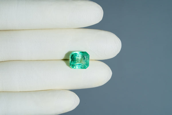 Natural Columbian Emerald (Panna) 7.28 Carats - Media 3
