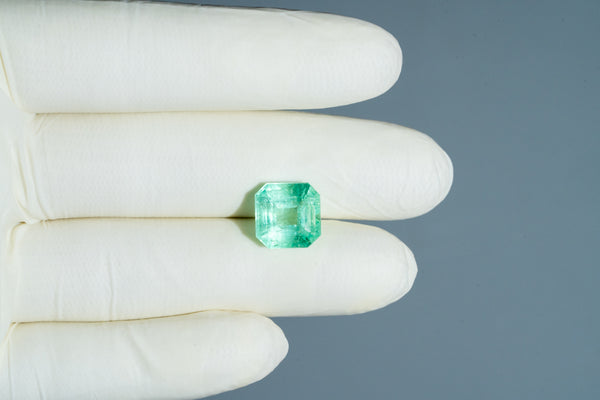 Natural Columbian Emerald (Panna) 8.09 Carats - Media 3