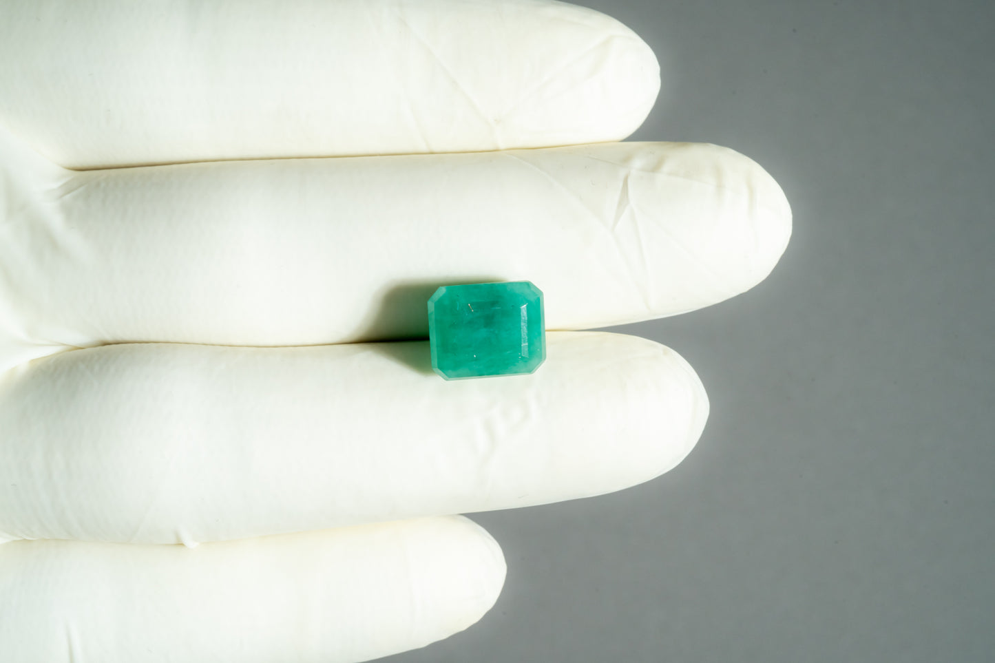 
                    
                      Natural Zambian Emerald (Panna) 8.18 Carats - Media 3
                    
                  