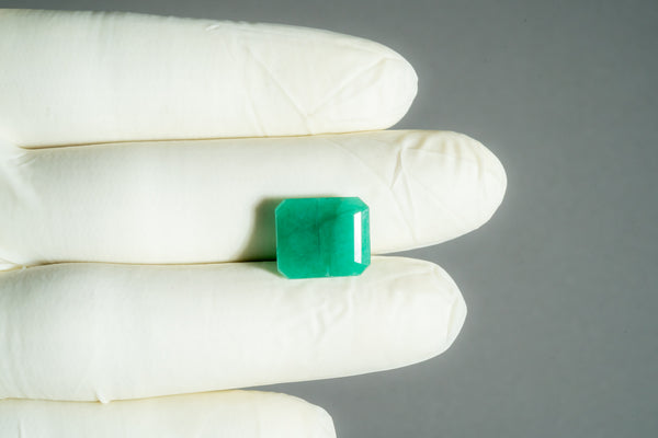 Natural Zambian Emerald (Panna) 8.23 Carats - Media 3