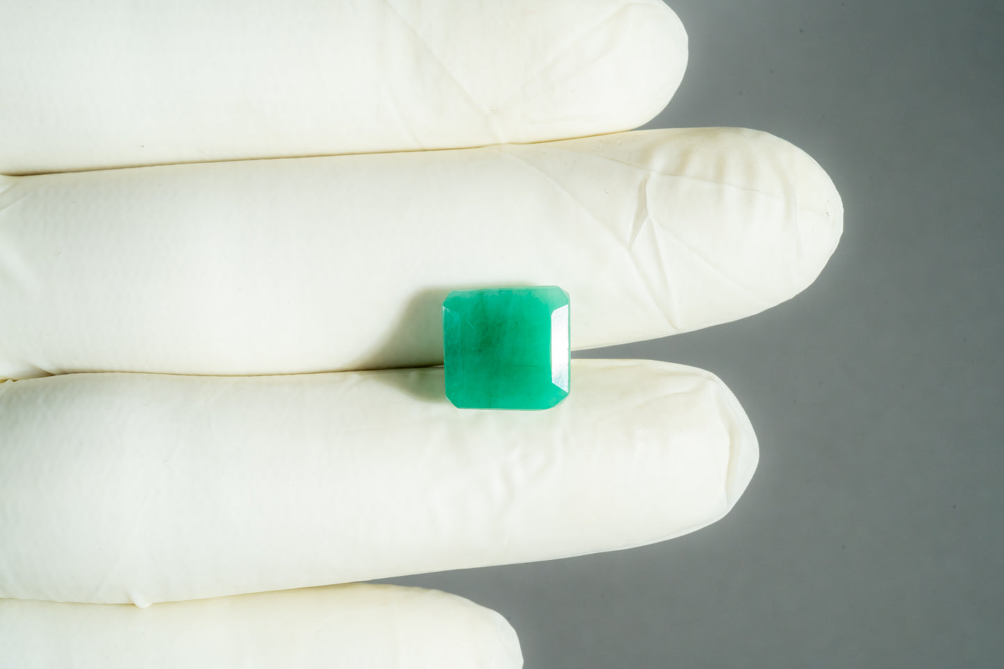 
                    
                      Natural Zambian Emerald (Panna) 7.09 Carats - Media 3
                    
                  