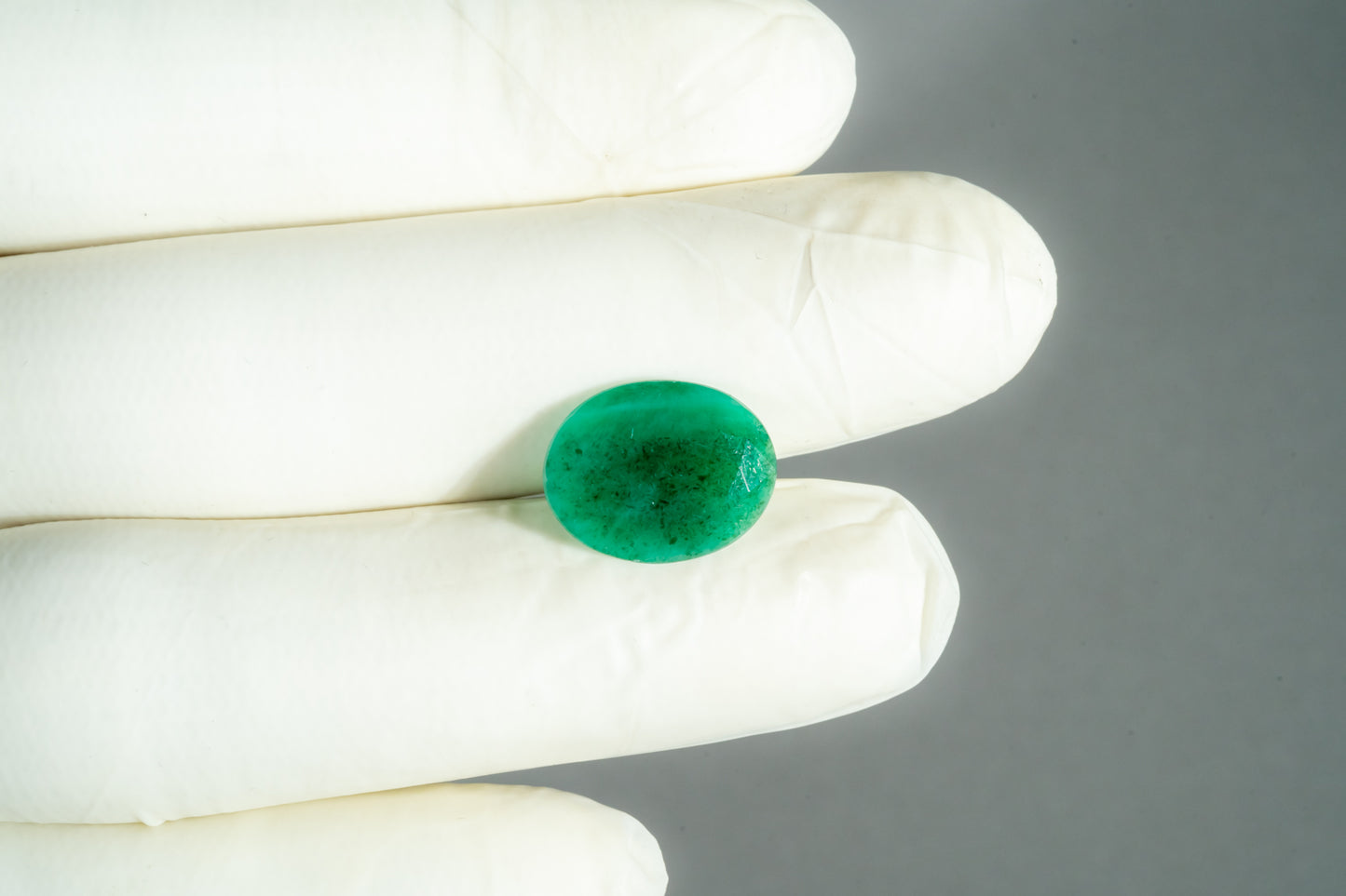 
                    
                      Natural Zambian Emerald (Panna) 5.11 Carats - Media 3
                    
                  