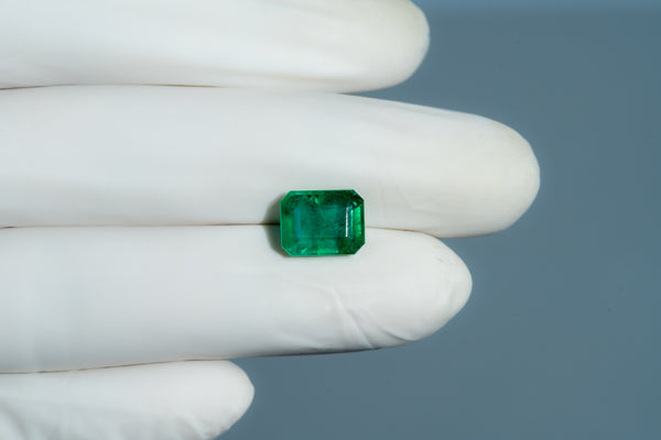 Natural Zambian Emerald (Panna) 4.56 Carats - Media 4