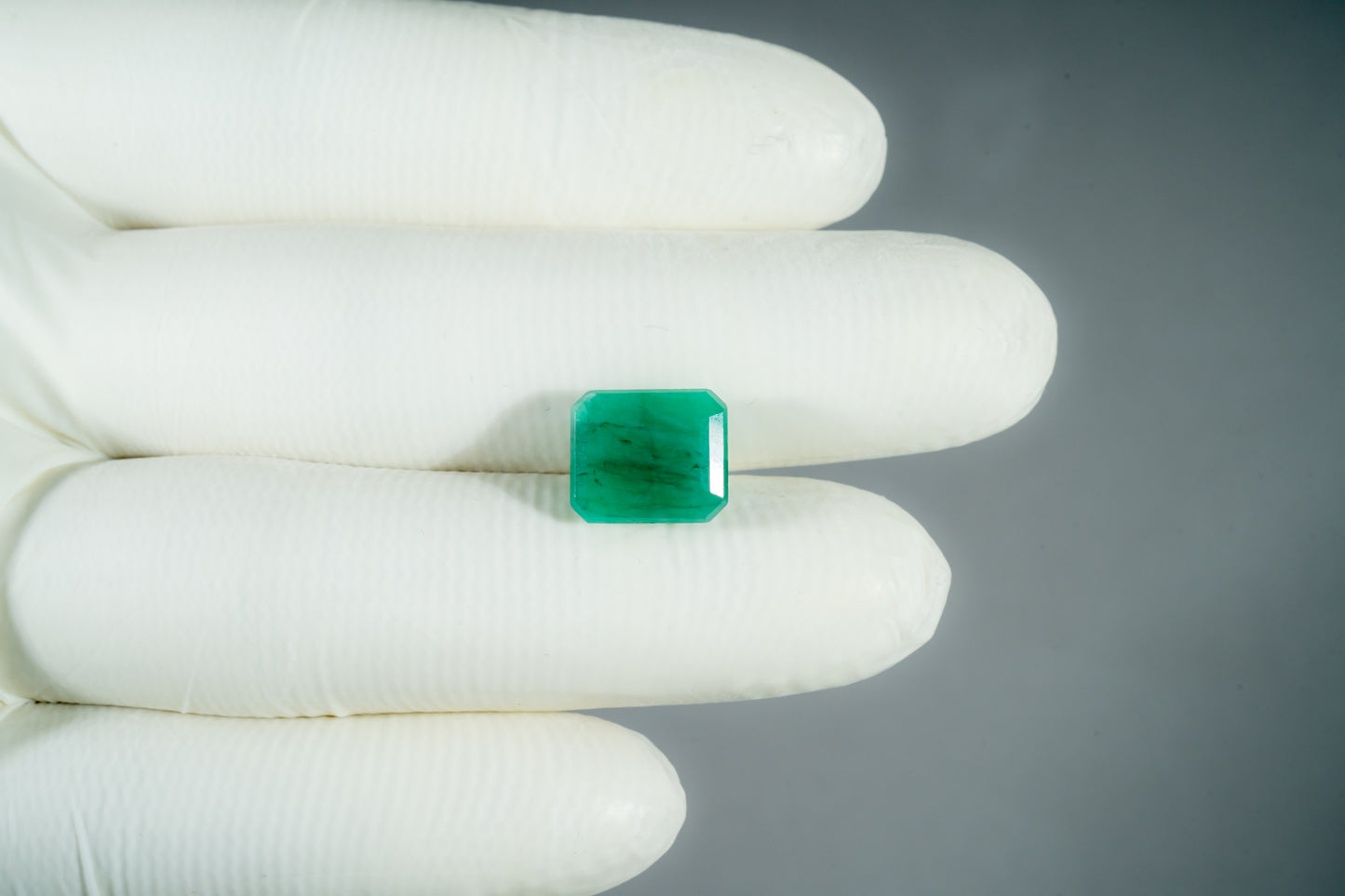 
                    
                      Natural Zambian Emerald (Panna) 7.50 Carats - Media 3
                    
                  