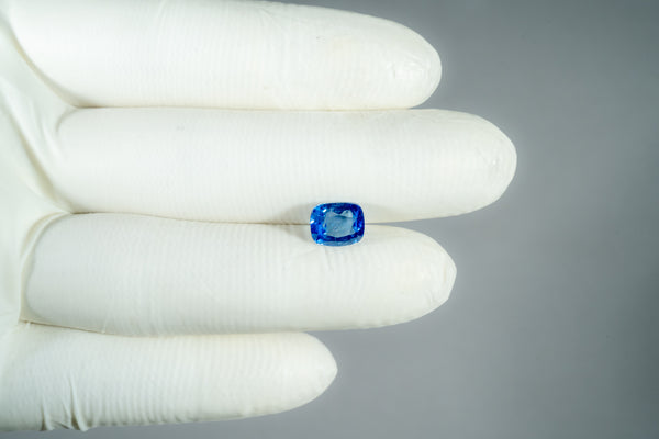 Natural Blue Sapphire (Neelam) 3.90 Carats - Media 3