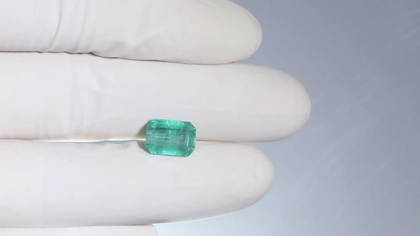 
                    
                      Minor Oil Natural Afganistan Emerald (Panna) 4.57 Carats - Media 3
                    
                  