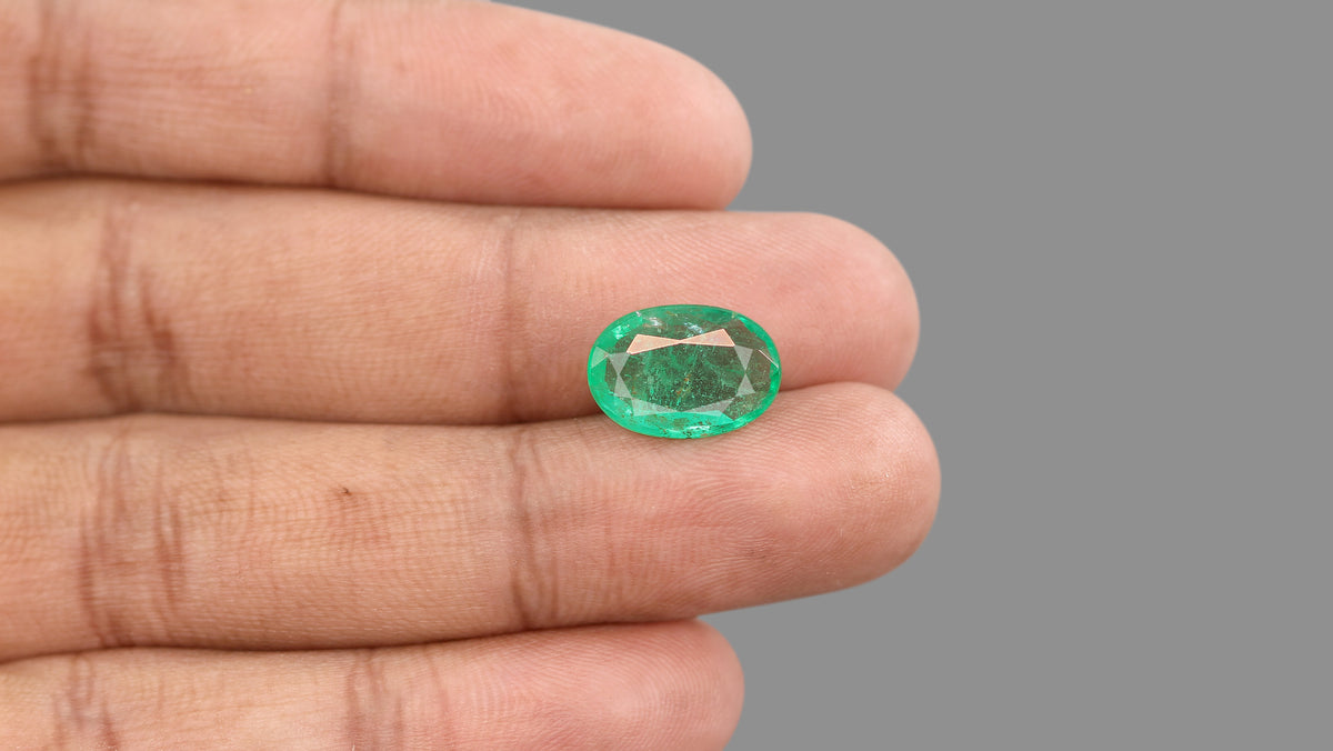 Brazil Emerald (Panna) 5.37 Carats / 5.97 Ratti