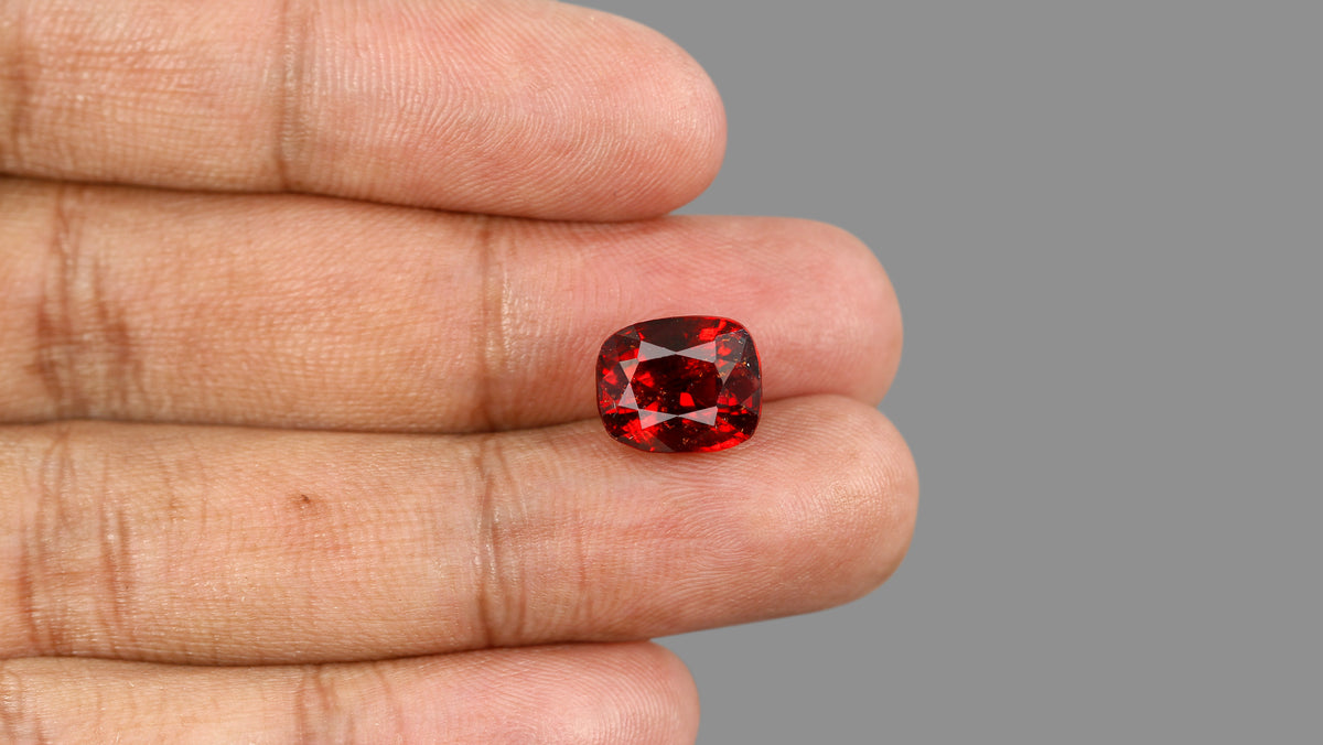 Sri-Lankan Hessonite (Gomed) 8.94 Carats /9.93 Ratti