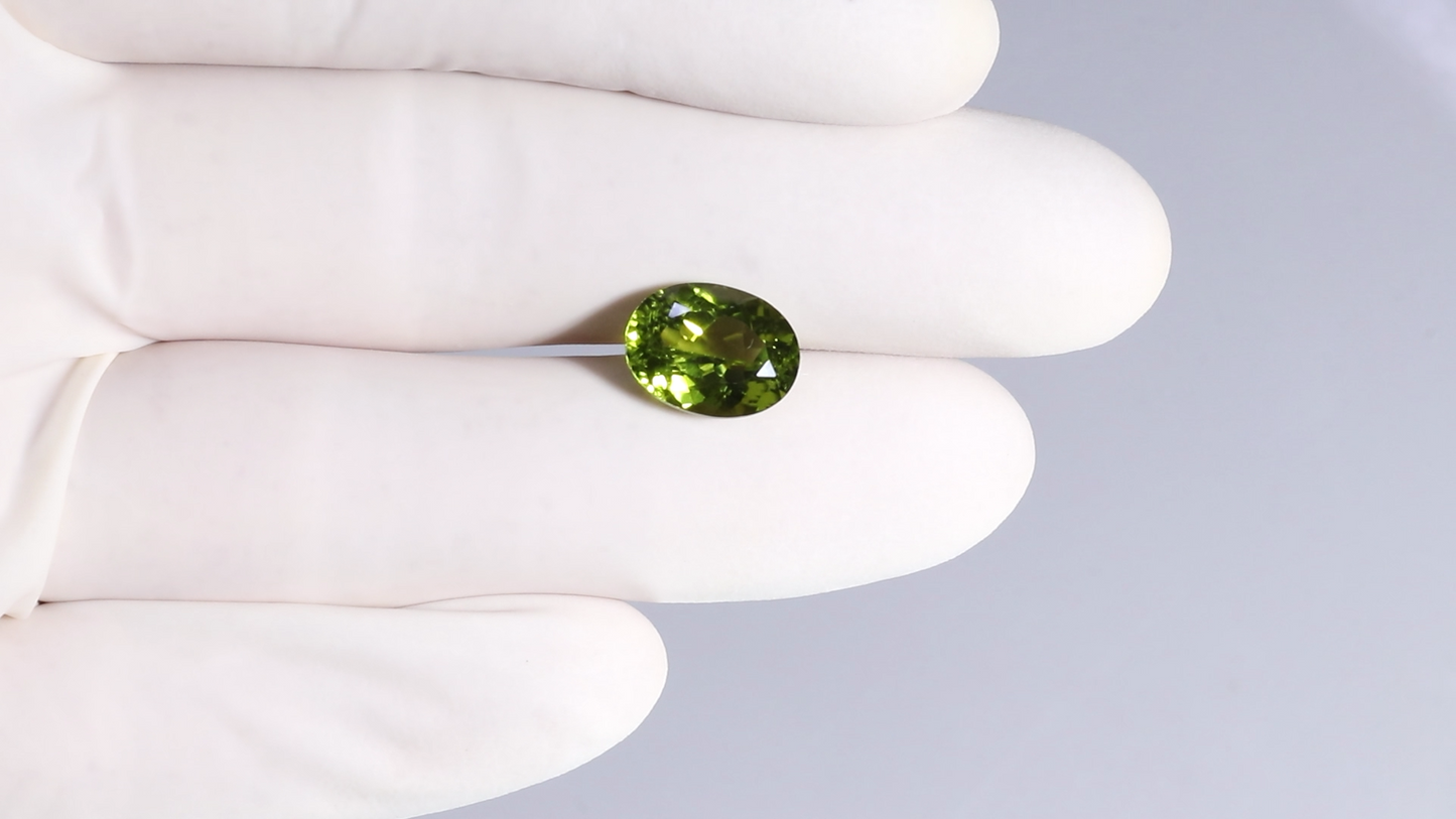 
                    
                      NATURAL PERIDOT 5.50 CARATS - Media 4
                    
                  
