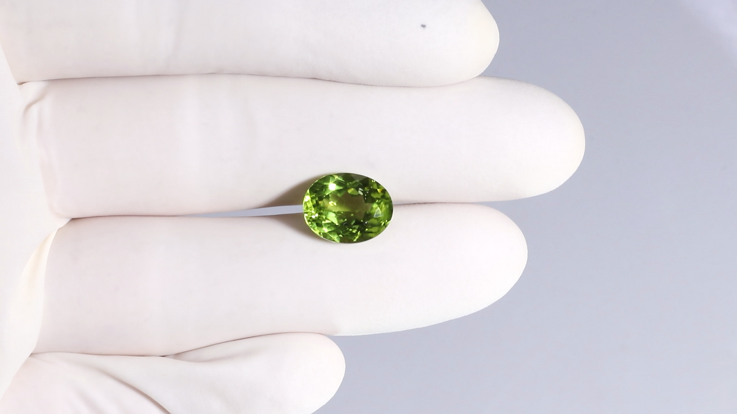 
                    
                      NATURAL PERIDOT 6.13 CARATS - Media 4
                    
                  