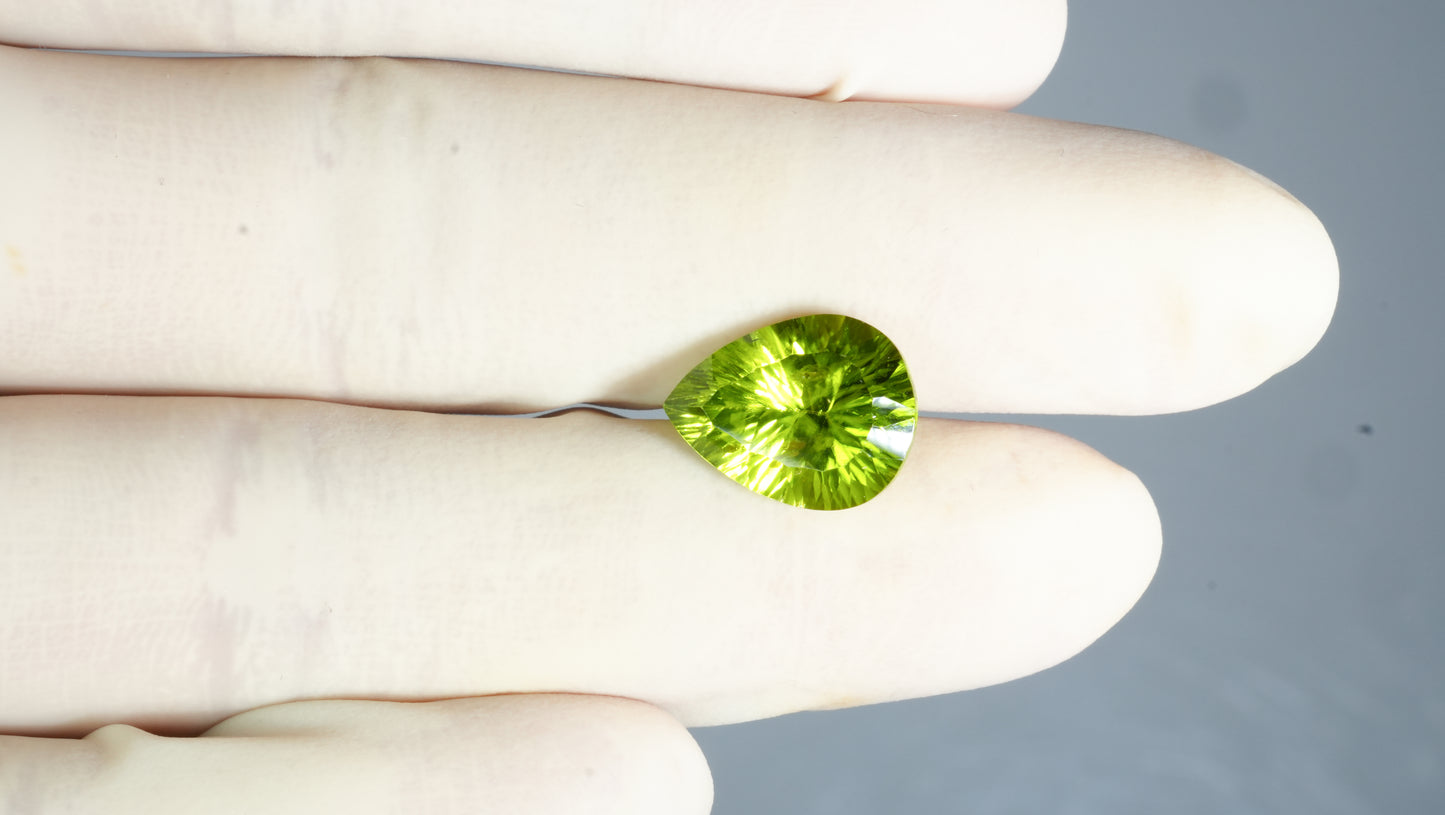 
                    
                      NATURAL PERIDOT 7.29 CARATS - Media 3
                    
                  