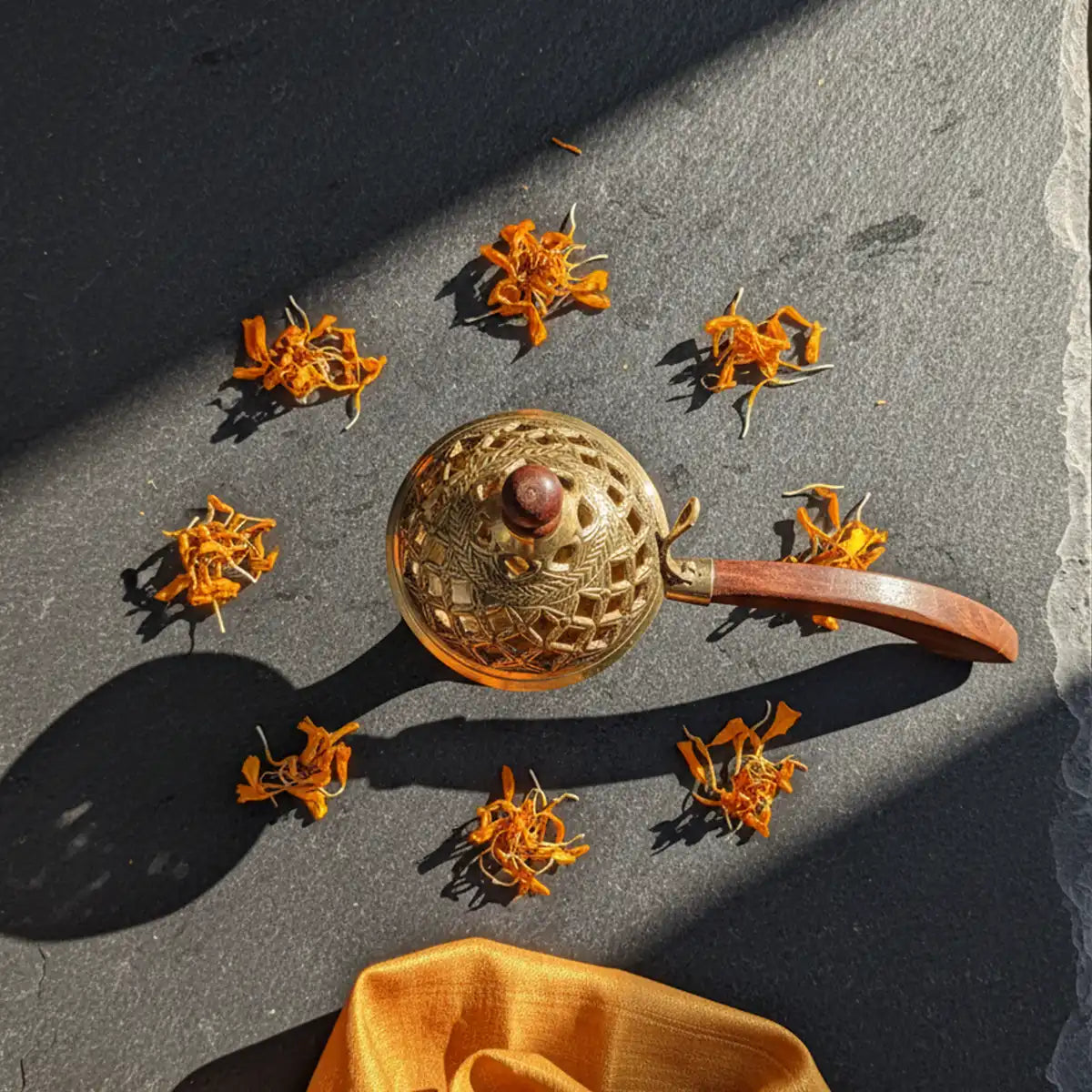 Handcrafted Loban Burner with Wooden Handle (Bronze)